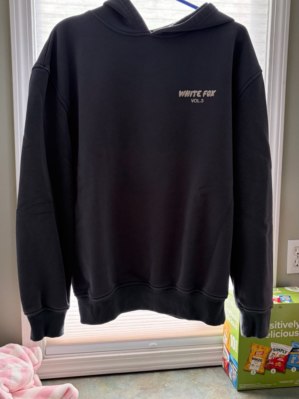 White Fox Offstage Womens Hoodie- size s/m - Picture 4 of 5